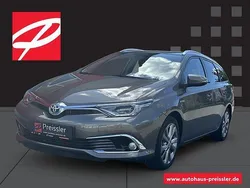 Platinum bronze metallic Gebraucht 2017 Toyota Auris Hybrid Basis | 15.839 € (Fairer Preis)