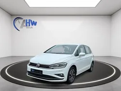 Weiß Gebraucht 2018 VW Golf Sportsvan Highline Van / Kleinbus | 15.970 € (Fairer Preis)