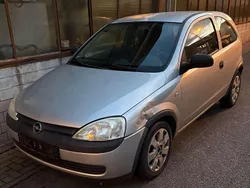 Silber Gebraucht 2002 Opel Corsa Comfort Limousine | 249 € (Guter Preis)