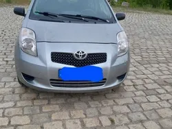 Grau Gebraucht 2007 Toyota Yaris Cool Limousine | 1.799 € (Guter Preis)