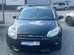 Schwarz Gebraucht 2013 Ford Focus Champions Edition Kombi | 2.990 € (Superpreis)