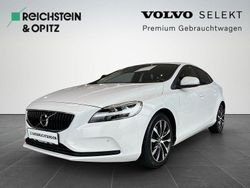 Ice white Gebraucht 2019 Volvo V40 Momentum Limousine | 16.660 € (Fairer Preis)