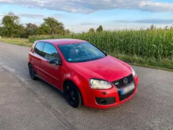 Rot Gebraucht 2005 VW Golf V GTI Kleinwagen | 3.300 € (Guter Preis)