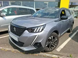 Grau Gebraucht 2021 Peugeot 2008 GT-line SUV | 17.374 € (Fairer Preis)