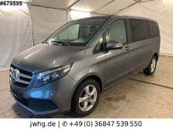 Selenitgrau Gebraucht 2022 Mercedes V220 Van / Kleinbus | 32.480 € (Superpreis)