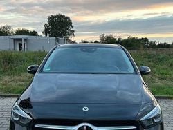 Schwarz Gebraucht 2021 Mercedes B200 Van / Kleinbus | 23.200 € (Superpreis)