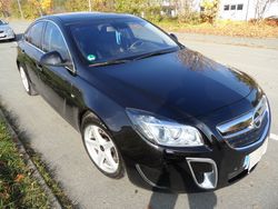 Schwarz metallic Gebraucht 2010 Opel Insignia Cosmo Limousine | 13.555 €