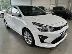 Weiß Gebraucht 2021 Kia Rio Vision Limousine | 13.490 € (Guter Preis)