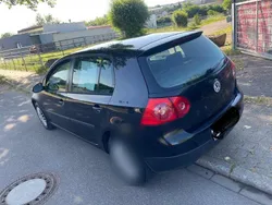 Schwarz Gebraucht 2005 VW Golf IV Kleinwagen | 2.400 € (Fairer Preis)
