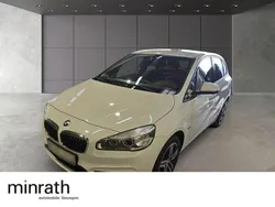Weiß Gebraucht 2016 BMW 218 Active Tourer Sport Line Van / Kleinbus | 12.080 € (Guter Preis)