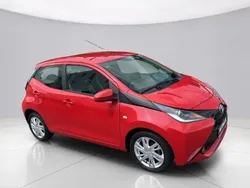 Super red 5 Gebraucht 2016 Toyota Aygo X-play Kleinwagen | 10.490 € (Fairer Preis)