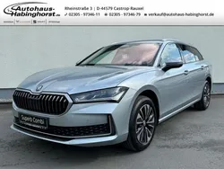 Aluminium silber Gebraucht 2024 Skoda Superb Selection Kombi | 40.990 € (Fairer Preis)