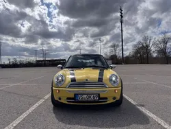 Gelb Gebraucht 2005 Mini Cooper Kleinwagen | 3.999 € (Guter Preis)