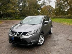 Grau Gebraucht 2015 Nissan Qashqai SUV | 9.950 € (Guter Preis)
