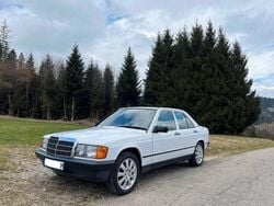 Weiß Gebraucht 1987 Mercedes 190 Limousine | 4.699 €