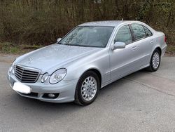 Silber Gebraucht 2007 Mercedes E200 Limousine | 7.500 € (Teuer)