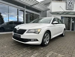 Weiß Gebraucht 2019 Skoda Superb Ambition Kombi | 14.480 € (Fairer Preis)