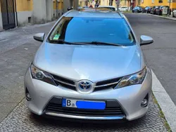 Silber Gebraucht 2015 Toyota Auris Hybrid Kombi | 13.500 € (Fairer Preis)