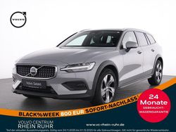 Grau Gebraucht 2023 Volvo V60 CC Plus Kombi | 36.850 € (Guter Preis)