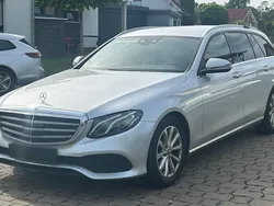 Silber Gebraucht 2019 Mercedes E220 Avantgarde Kombi | 10.890 €