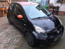 Schwarz Gebraucht 2009 Toyota Aygo Kleinwagen | 1.300 € (Fairer Preis)