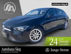 Schwarz Gebraucht 2023 Mercedes CLA200 Shooting Brake Kombi | 29.824 € (Guter Preis)