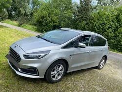 Grau Gebraucht 2020 Ford S-MAX Titanium Van / Kleinbus | 16.000 € (Fairer Preis)