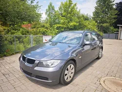 Grau Gebraucht 2008 BMW 318 Kombi | 4.990 €