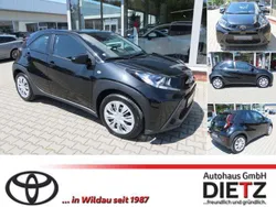 Black mica Gebraucht 2023 Toyota Aygo Play Kleinwagen | 15.250 € (Fairer Preis)