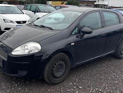 Schwarz Gebraucht 2012 Fiat Grande Punto Basis Kleinwagen | 900 € (Superpreis)