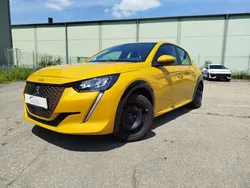 Gelb Gebraucht 2021 Peugeot e-208 Active Kleinwagen | 14.699 € (Guter Preis)