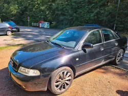 Schwarz Gebraucht 2000 Audi A4 Limousine | 670 € (Fairer Preis)