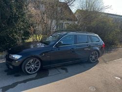 Schwarz Gebraucht 2009 BMW 330 Sport Line Kombi | 6.999 € (Superpreis)