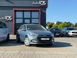 Aqua sparkling / met Gebraucht 2017 Hyundai i20 GO! Kleinwagen | 9.299 € (Etwas zu teuer)