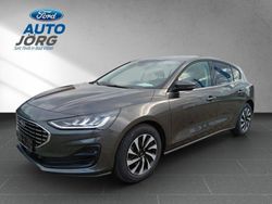 Metallic) (grau Neu 2025 Ford Focus Titanium Limousine | 32.091 € (Fairer Preis)
