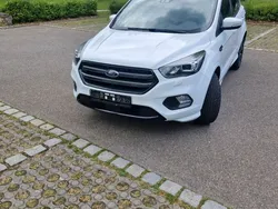 Weiß Gebraucht 2017 Ford Kuga ST-Line SUV | 18.500 € (Etwas zu teuer)