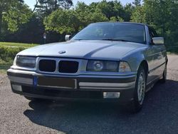 Silber Gebraucht 1993 BMW 320 Cabriolet Cabrio | 5.500 €