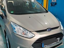 Grau Gebraucht 2016 Ford B-MAX Trend Van / Kleinbus | 8.700 € (Fairer Preis)
