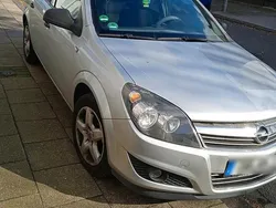Silber Gebraucht 2009 Opel Astra Kombi | 1.650 € (Guter Preis)