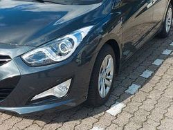 Grau Gebraucht 2015 Hyundai i40 Edition Kombi | 7.500 € (Fairer Preis)