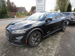 Schwarz Gebraucht 2021 Ford Mustang Mach-E Basis SUV | 29.980 € (Fairer Preis)