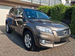 Braun Gebraucht 2010 Toyota RAV4 SUV | 7.999 € (Fairer Preis)