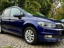 Blau Gebraucht 2017 VW Touran Comfortline Van / Kleinbus | 20.200 € (Fairer Preis)