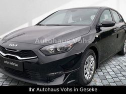 Schwarz Neu 2025 Kia Ceed Best Limousine | 21.770 € (Guter Preis)