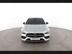 Grau Gebraucht 2021 Mercedes CLA200 Shooting Brake Kombi | 29.500 €