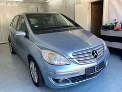 Blau Gebraucht 2006 Mercedes B200 Van / Kleinbus | 3.990 € (Fairer Preis)