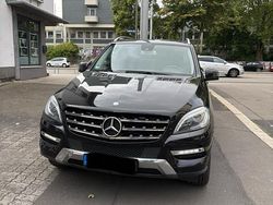 Schwarz Gebraucht 2013 Mercedes ML350 SUV | 25.500 € (Etwas zu teuer)