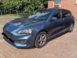 Blau Gebraucht 2019 Ford Focus ST-Line Limousine | 15.000 € (Fairer Preis)
