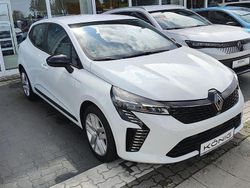 Weiß Gebraucht 2024 Renault Clio V Evolution Limousine | 16.997 € (Etwas zu teuer)