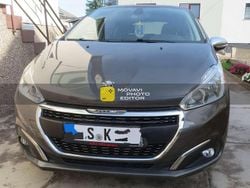 Grau Gebraucht 2019 Peugeot 208 Kleinwagen | 9.590 € (Fairer Preis)